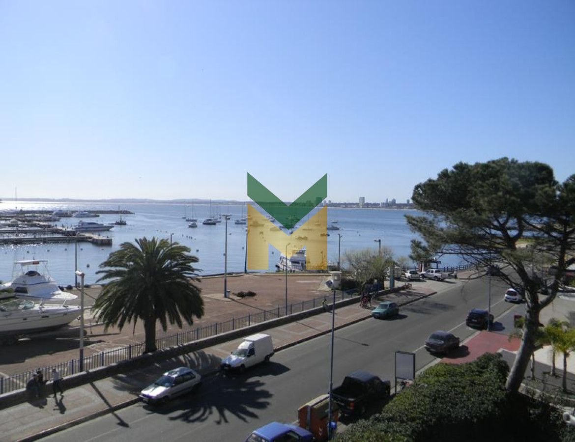 Apartamento ID.3087 - Apartamento en venta, puerto Punta del Este.