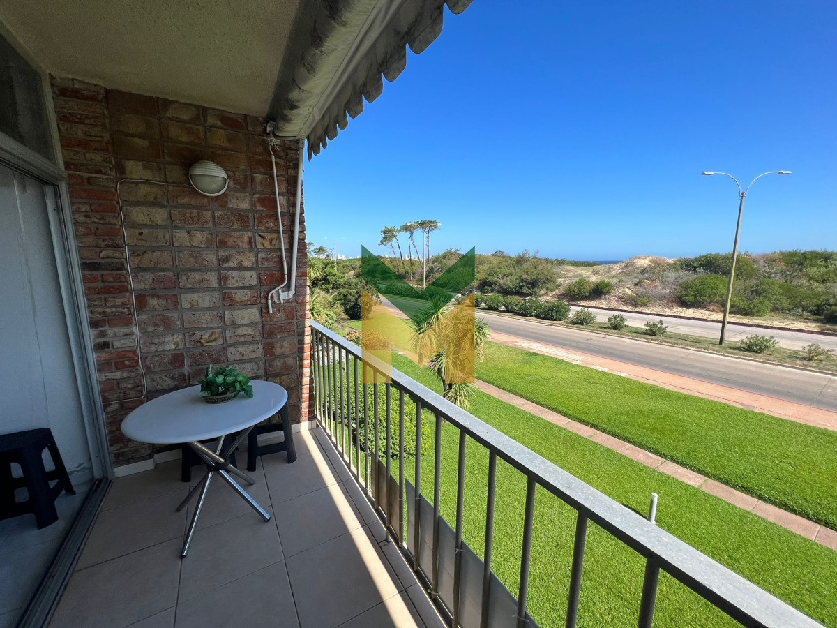 Apartamento ID.6006 - 2 dormitorios frente al mar - Playa Mansa.