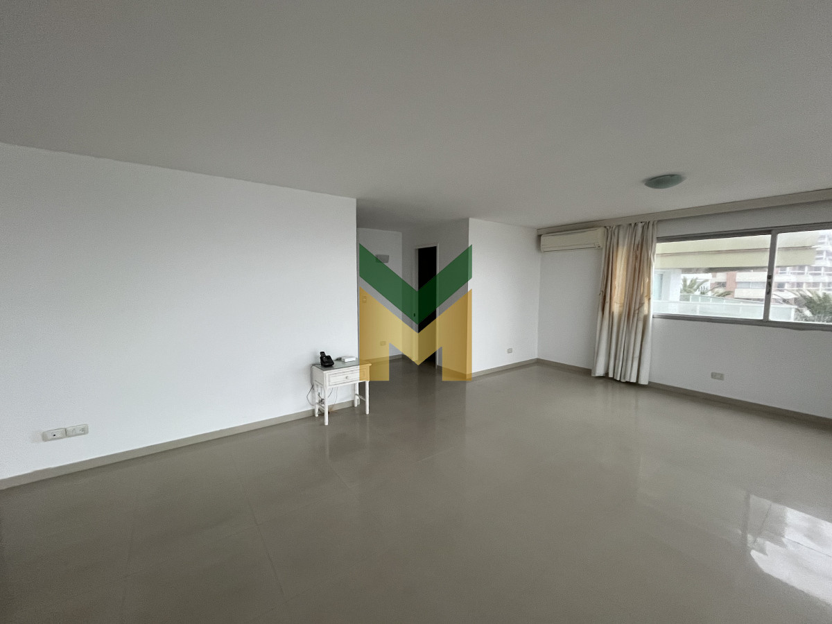 Apartamento ID.3087 - Apartamento en venta, puerto Punta del Este.