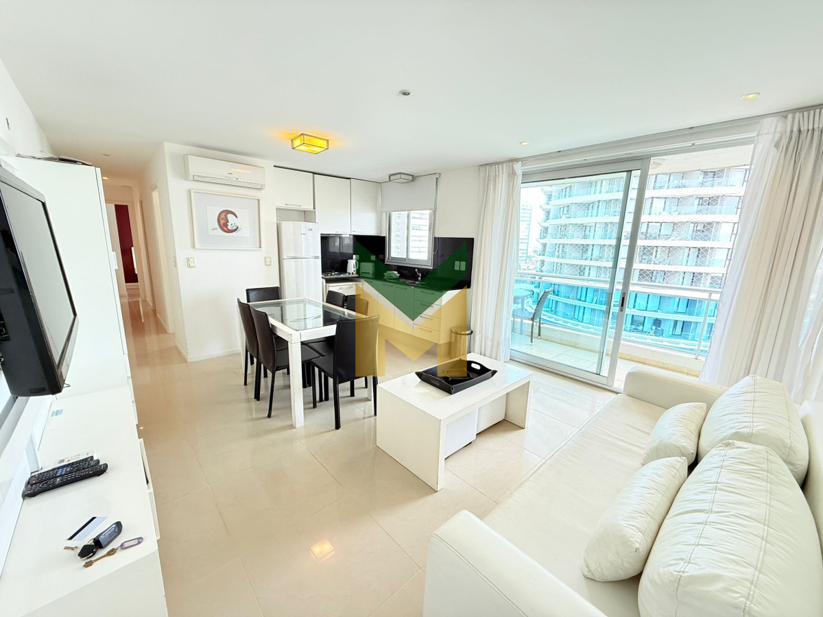 Apartamento ID.6048 - Apartamento en venta de 2 dormitorios, Proximo a Playa Brava y Mansa..
