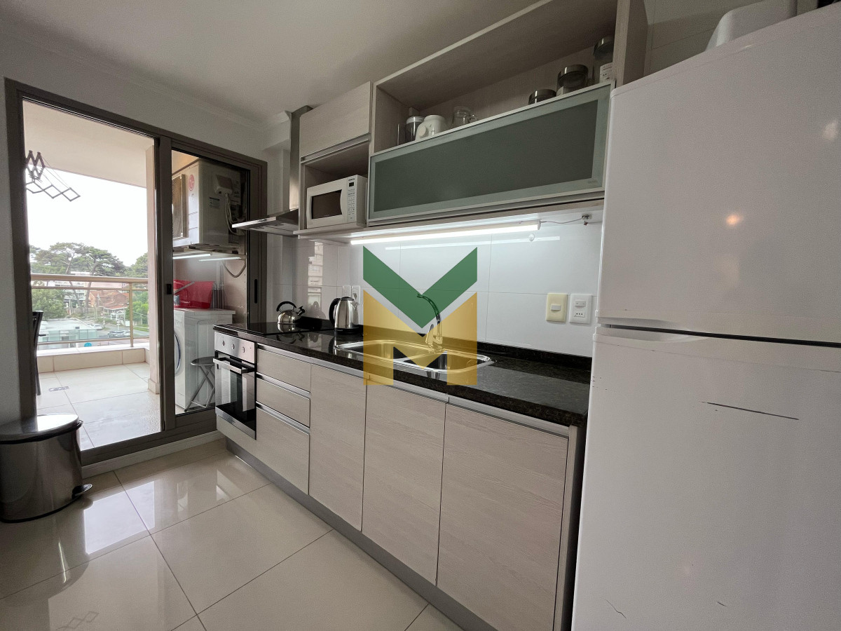 Apartamento ID.6251 - Place Layette - Alquiler anual 2 dormitorios torre de categoría.