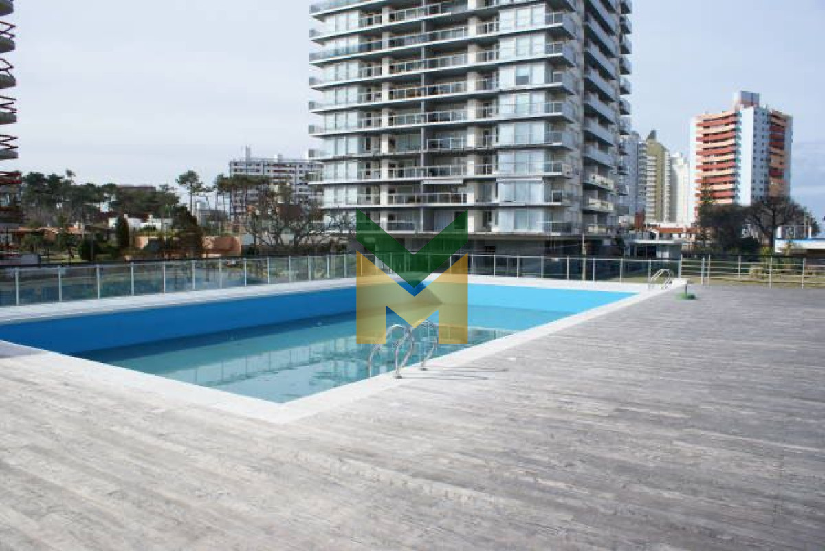 Apartamento ID.4717 - Apartamento en venta y alquiler de 2 dormitorios, Punta Del Este.