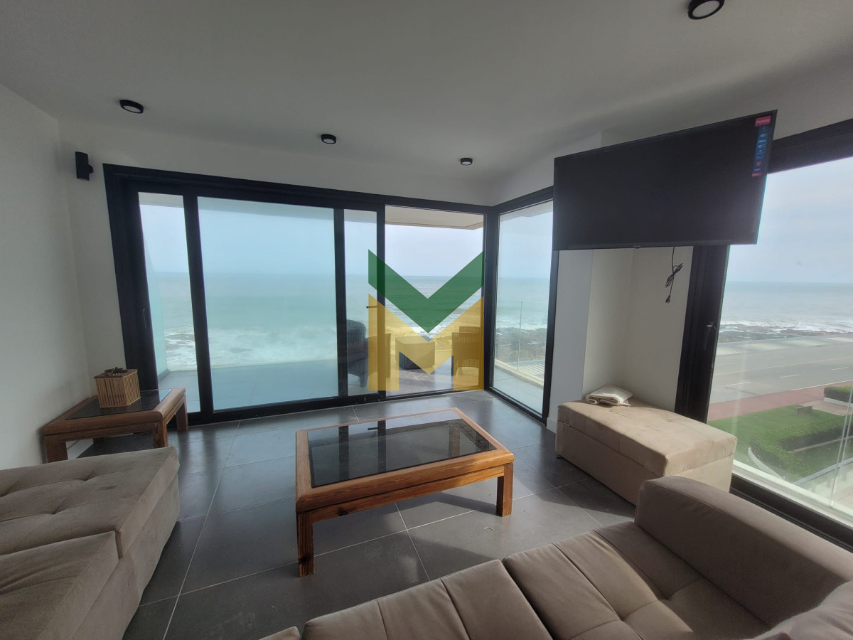 Apartamento ID.2140 - Apartamento en Venta, a estrenar, Primera fila Playa Brava - Punta del Este