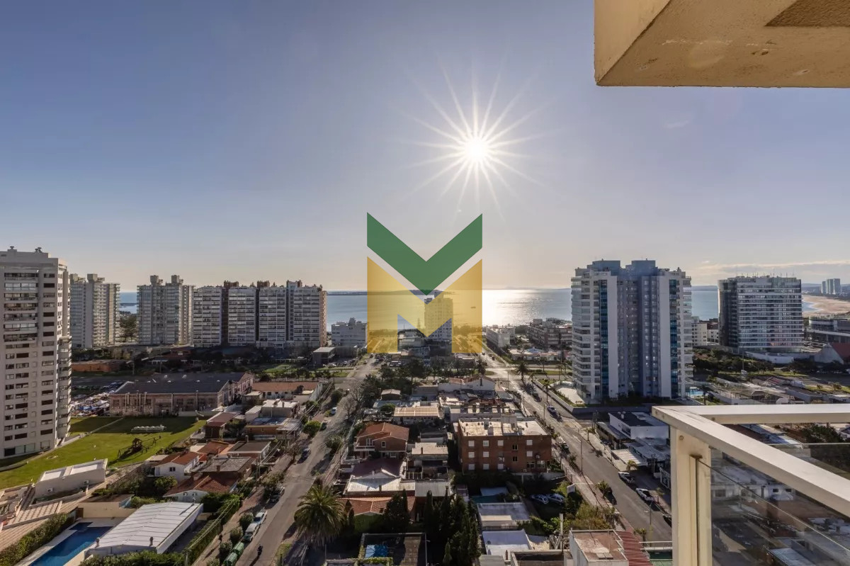 Apartamento ID.6121 - Apartamento en venta - 3 dormitorios a 200 metros del mar.