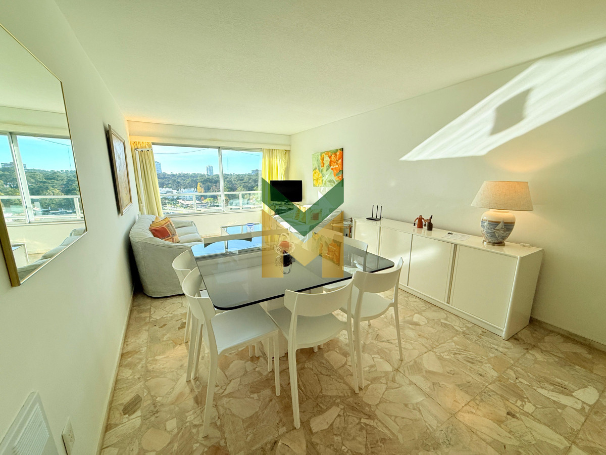 Apartamento ID.6479 - Apartamento en venta - 2 dormitorios y medio Playa Mansa