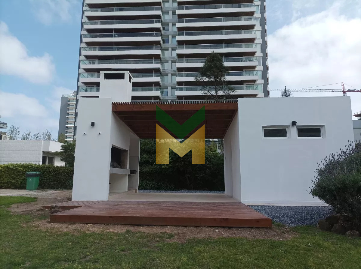 Apartamento ID.5874 - Apartamento a 50 mts del mar brava - 2 dormitorios.