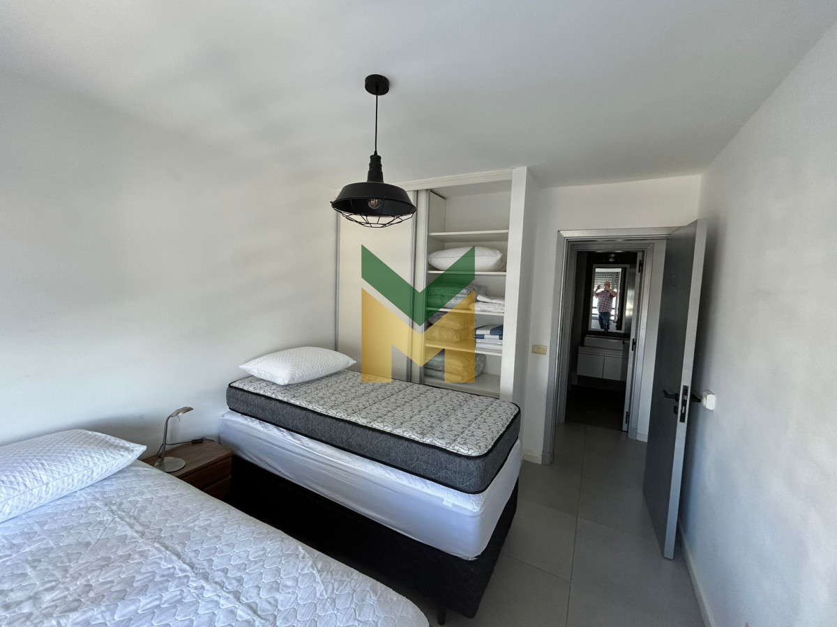 Apartamento ID.4717 - Apartamento en venta y alquiler de 2 dormitorios, Punta Del Este.