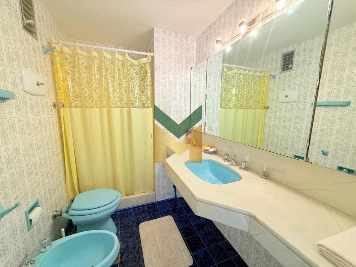 Apartamento ID.7077 - Alquiler 3 dormitorios Playa Mansa Frente Al Mar