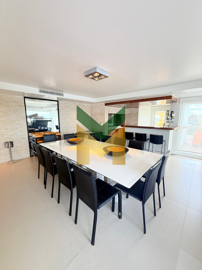 Apartamento ID.6865 - Apartamento en Venta 4 dormitorios Playa Brava
