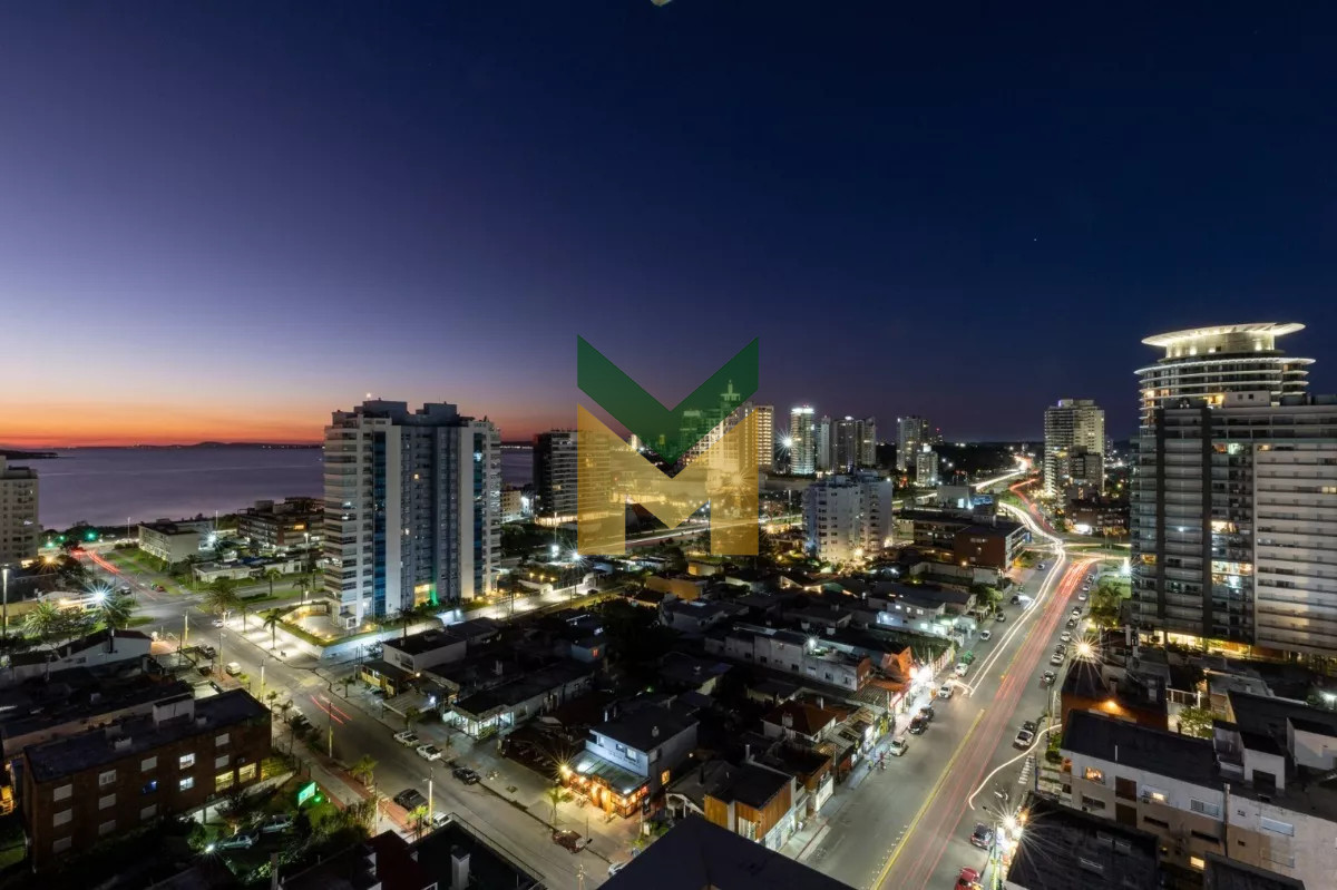 Apartamento ID.6121 - Apartamento en venta - 3 dormitorios a 200 metros del mar.