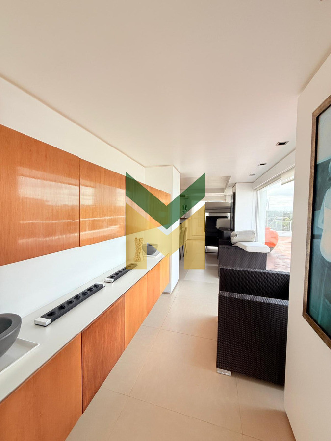 Apartamento ID.6865 - Apartamento en Venta 4 dormitorios Playa Brava