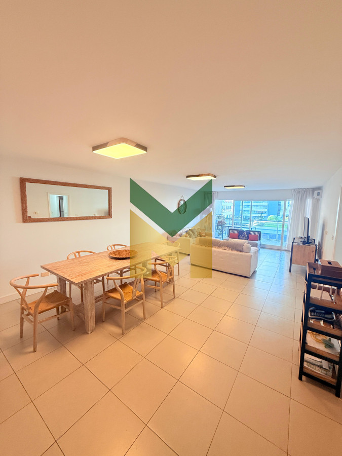 Apartamento ID.6831 - Apartamento en venta - 3 dormitorios Playa Brava