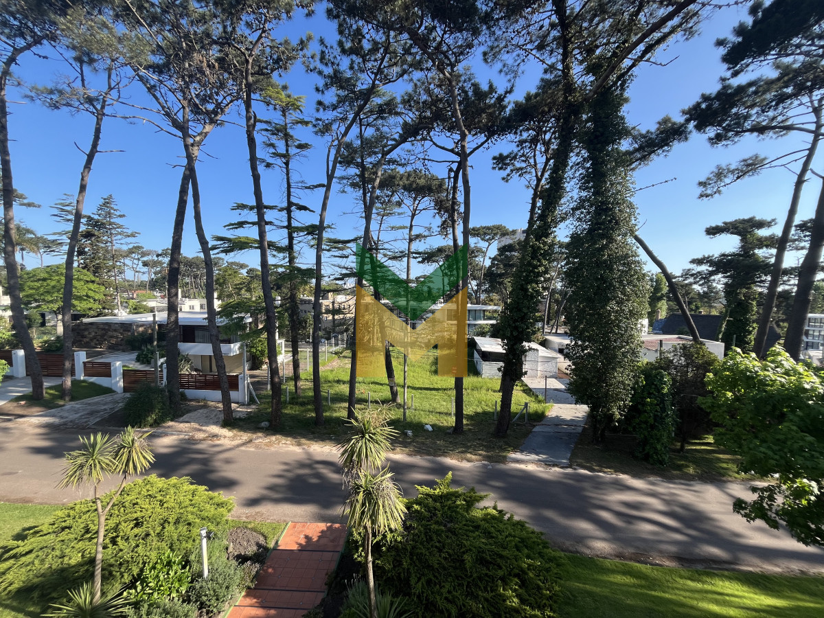 Apartamento ID.5890 - Apartamento en venta o alquiler temporario - 3 dormitorios Playa Mansa.