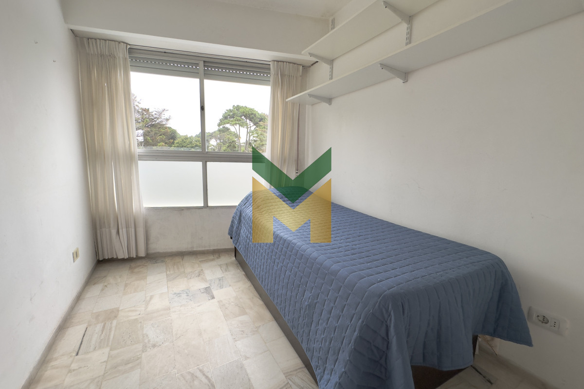 Apartamento ID.6724 - Apartamento en venta y alquiler anual - 3 dormitorios Punta Del Este 