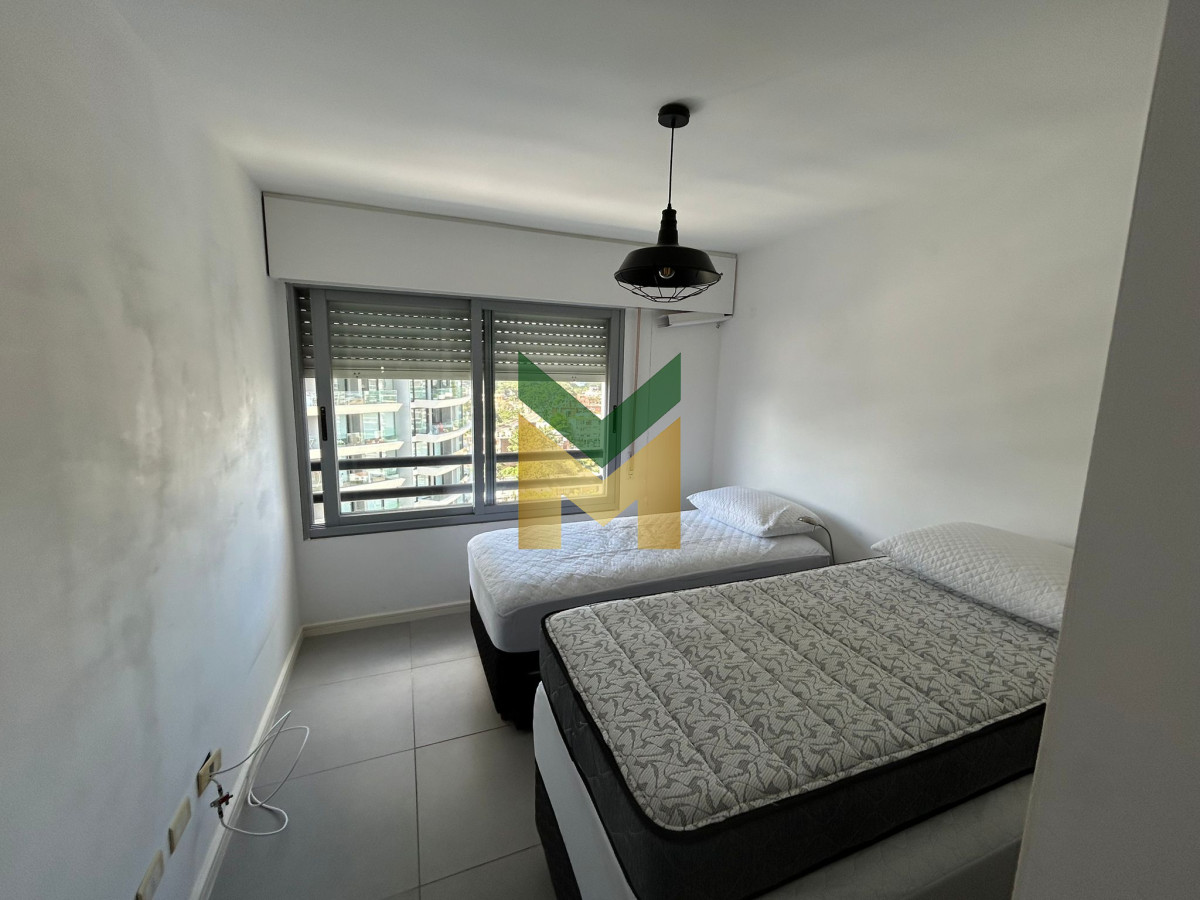 Apartamento ID.4717 - Apartamento en venta y alquiler de 2 dormitorios, Punta Del Este.