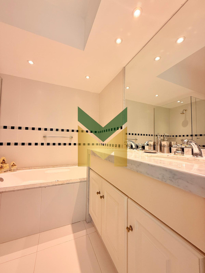 Apartamento ID.6866 - Apartamento en Venta frente al mar Playa Brava