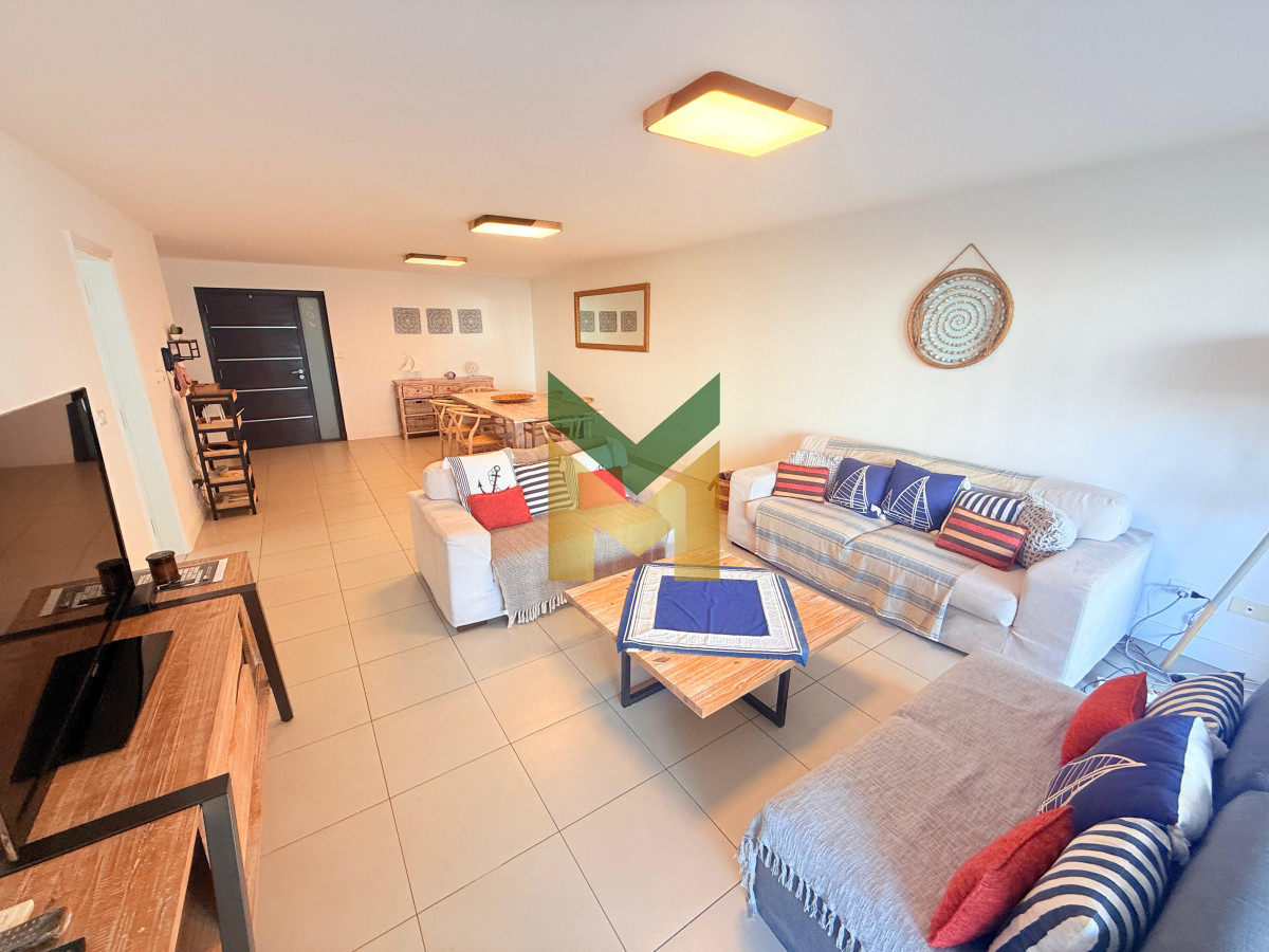 Apartamento ID.6831 - Apartamento en venta - 3 dormitorios Playa Brava
