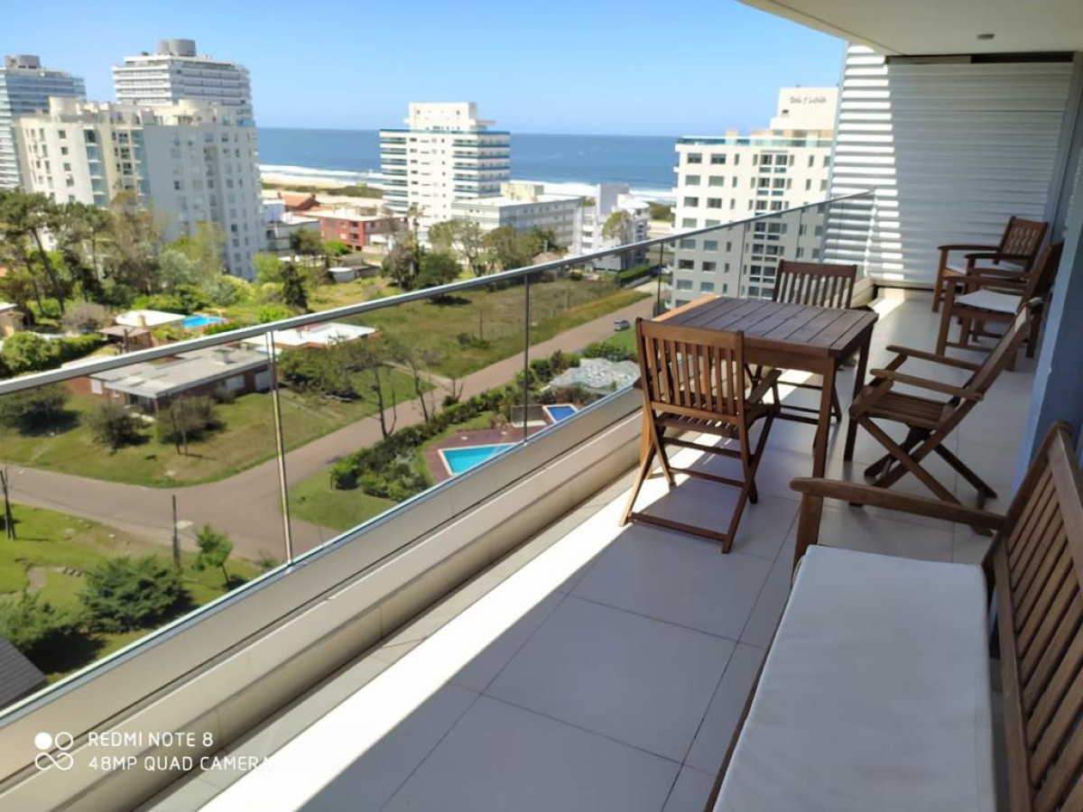 Apartamento 3 Dorm y 3 Baños en Venta, Pda 5 Playa Brava, Punta del Este