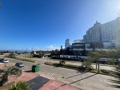 Apartamento en venta 5 dormitorios frente al casino Enjoy! 