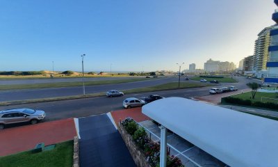 Apartamento en venta y alquiler frente al mar.