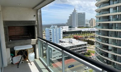 Apartamento en venta y alquiler de 2 dormitorios, Punta Del Este.