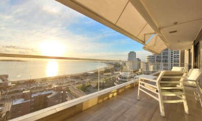 Apartamento en Venta de Máxima Categoría , Playa Mansa , Punta del Este