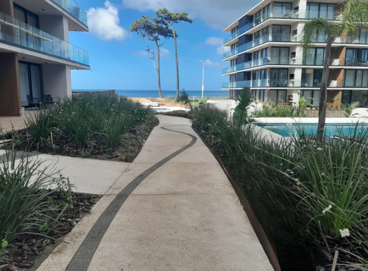 Apartamento En Venta Primera Línea, Punta Del Este.