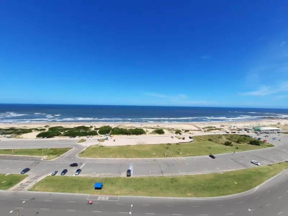 Apartamento en Venta Frente Al Mar, Playa Brava.