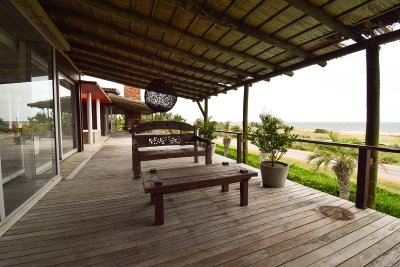 lujosa casa en venta y alquiler con helipuerto en san vicente primera fila, josé ignacio - vlx4569c