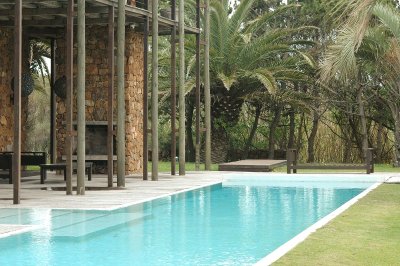 lujosa casa en venta y alquiler con helipuerto en san vicente primera fila, josé ignacio - vlx4569c
