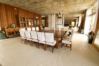 lujosa casa en venta y alquiler con helipuerto en san vicente primera fila, josé ignacio - vlx4569c