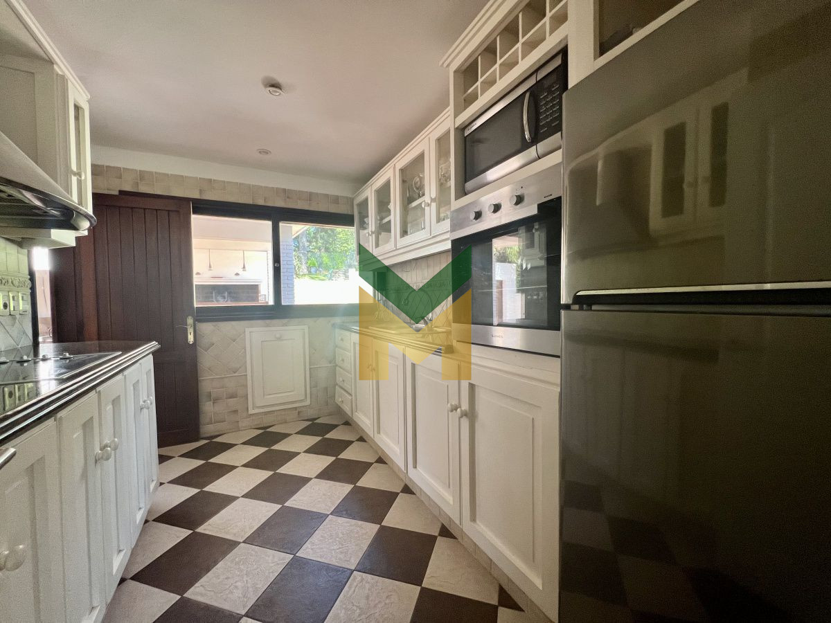 Casa ID.55 - Casa en alquiler anual 3 Dormitorios + Dependecia con baño.