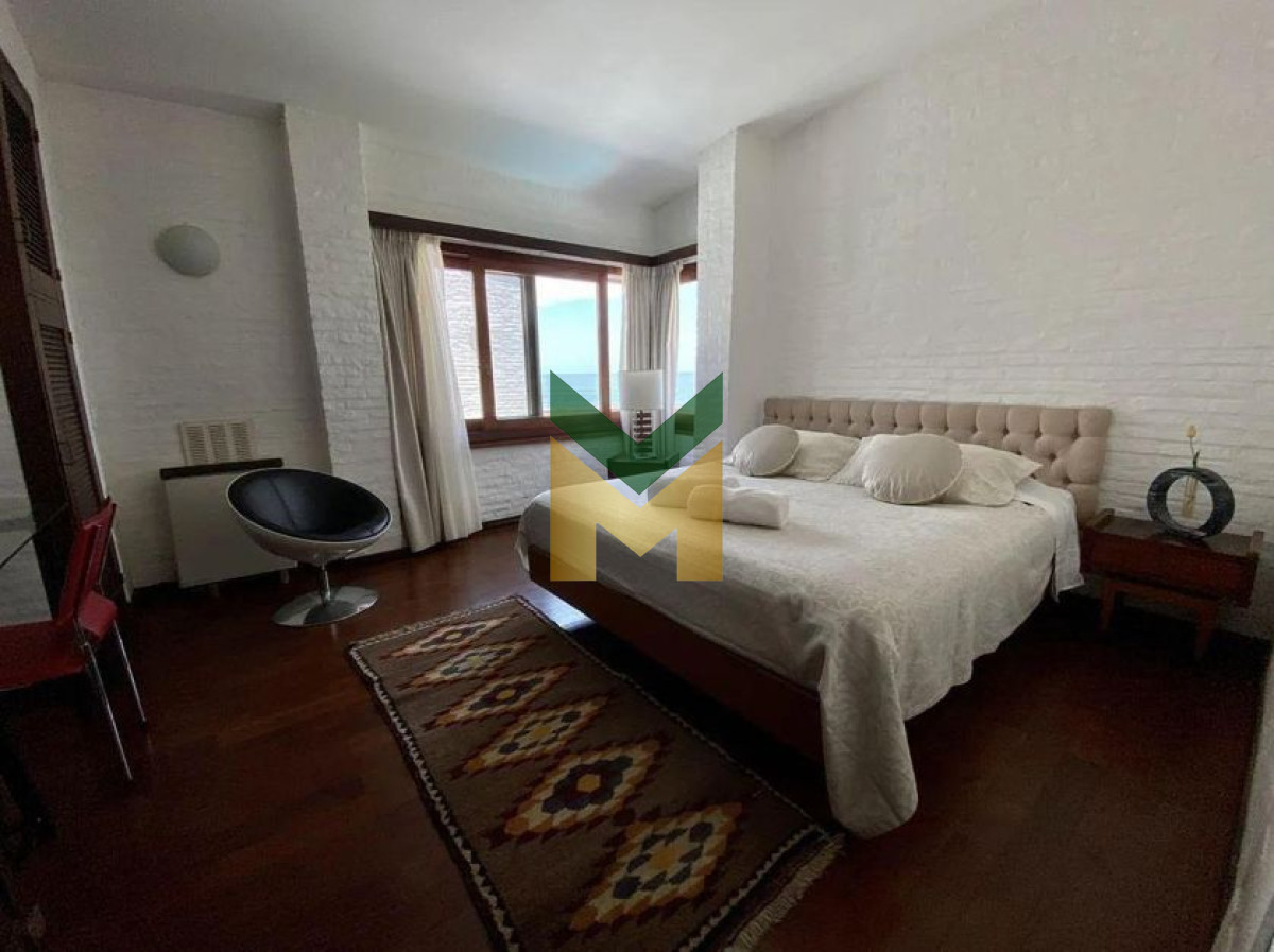 Casa ID.6050 - Casa en Punta del Este, Península 5 Dormitorios a pasos del mar..