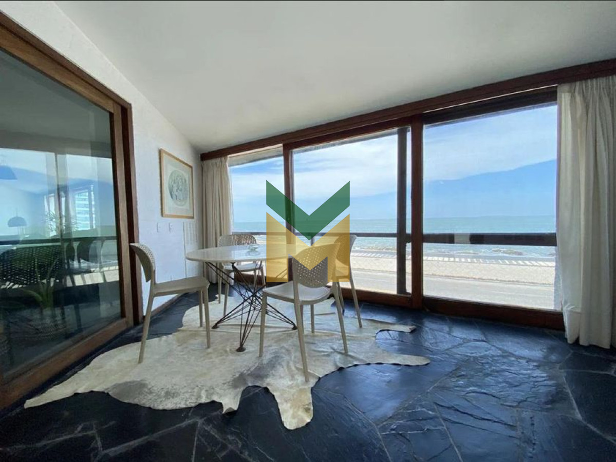 Casa ID.6050 - Casa en Punta del Este, Península 5 Dormitorios a pasos del mar..