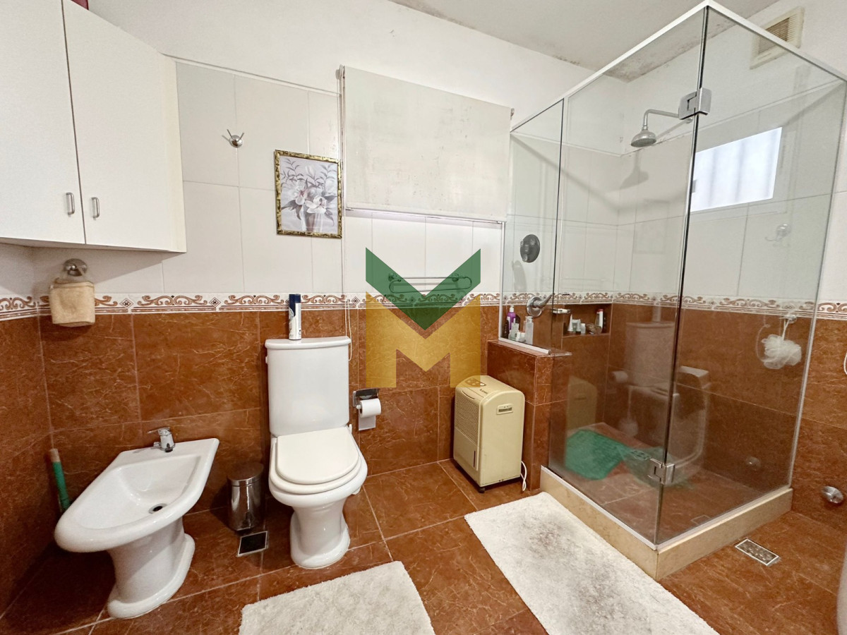 Casa ID.5877 - Casa en venta Playa Mansa - 4 dormitorios 