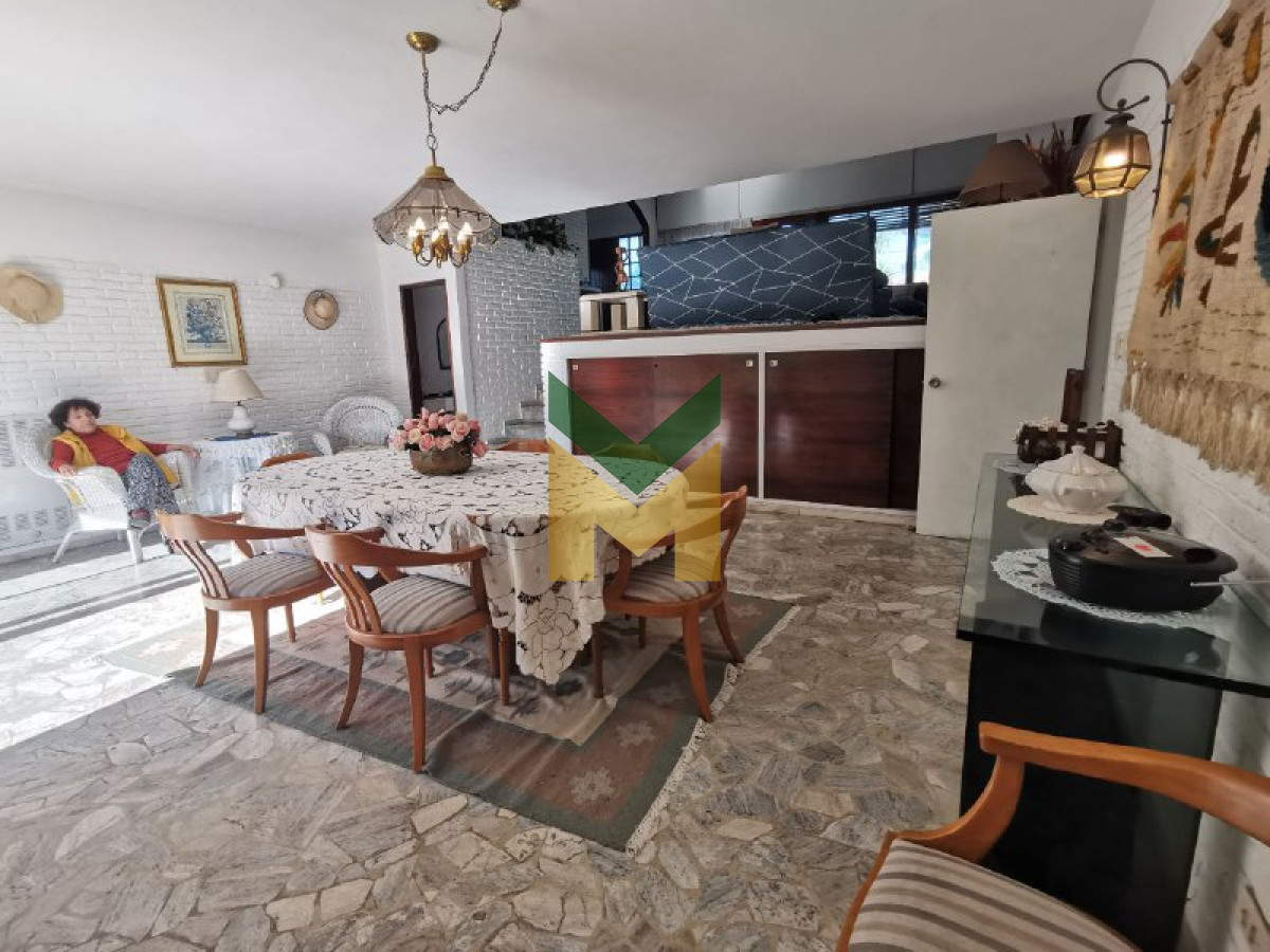 Casa ID.5910 - Casa en alquiler de verano - 4 dormitorios zona mansa a 1 cuadra del mar.