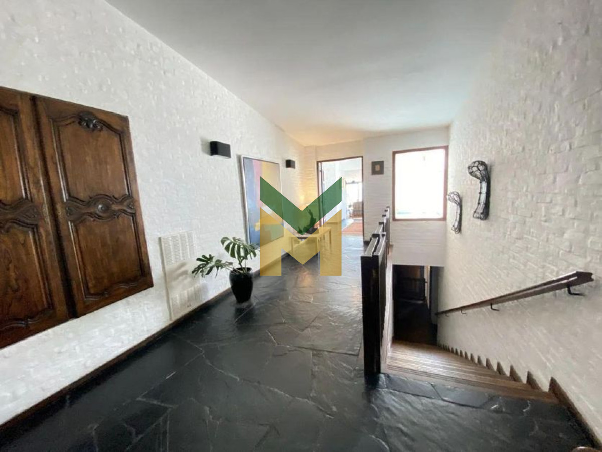 Casa ID.6050 - Casa en Punta del Este, Península 5 Dormitorios a pasos del mar..