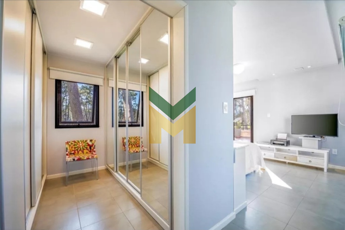 Casa ID.3990 - Casa en venta en barrio privado zona Pinares, Punta del Este 