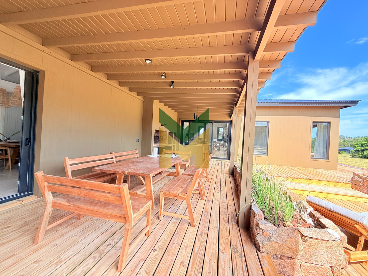 Casa ID.7035 - Casa en venta y alquiler - Barrio Privado La Barra