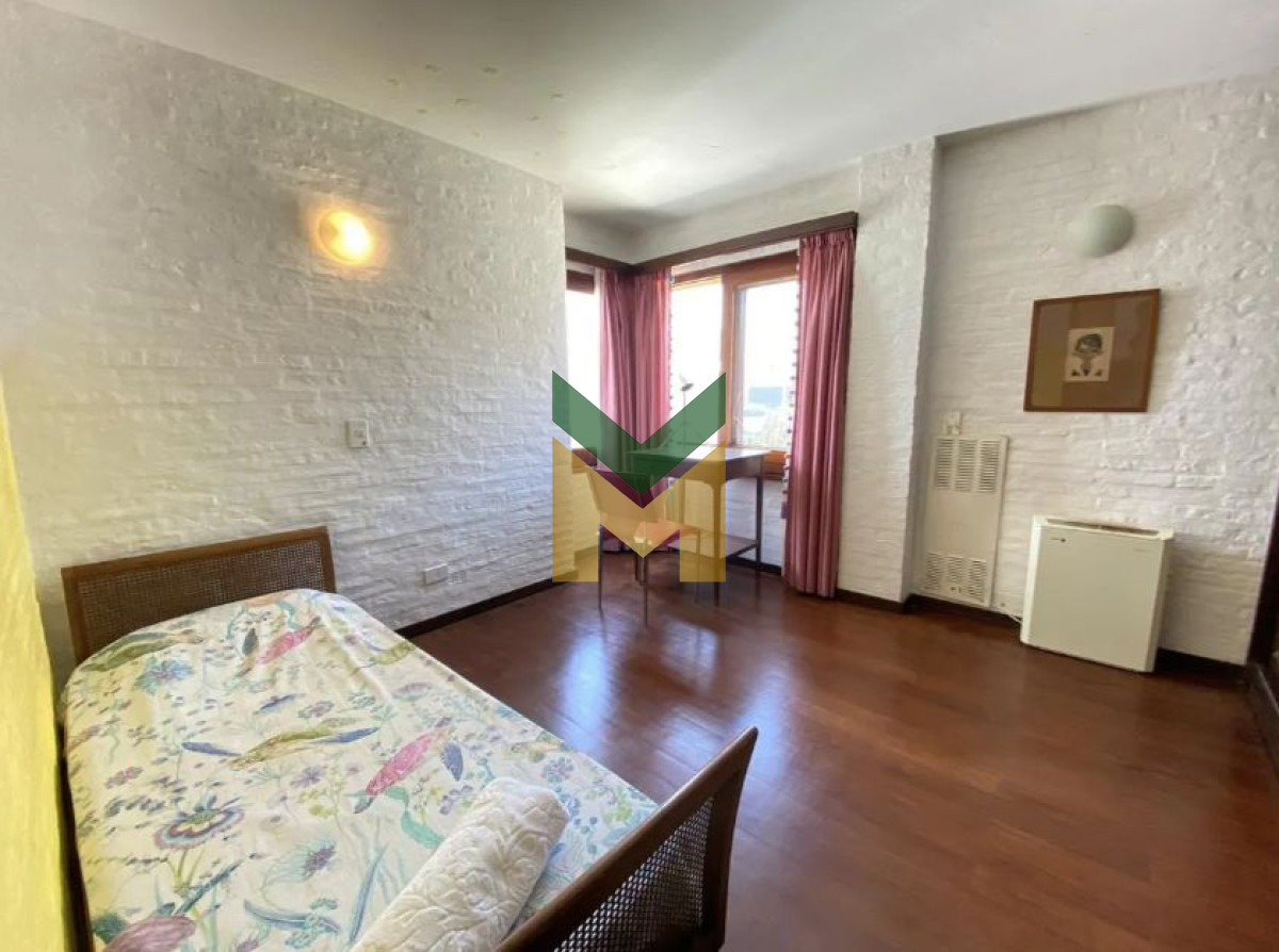 Casa ID.6050 - Casa en Punta del Este, Península 5 Dormitorios a pasos del mar..