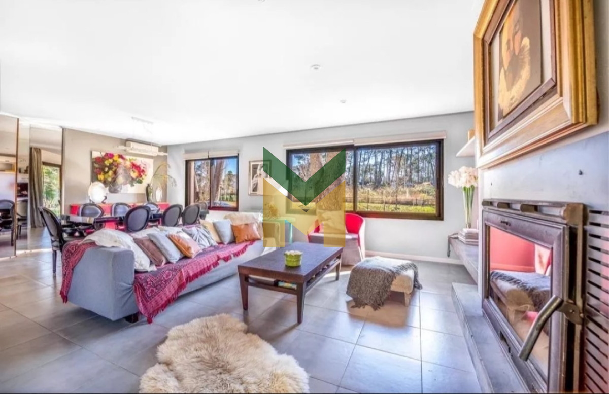 Casa ID.3990 - Casa en venta en barrio privado zona Pinares, Punta del Este 
