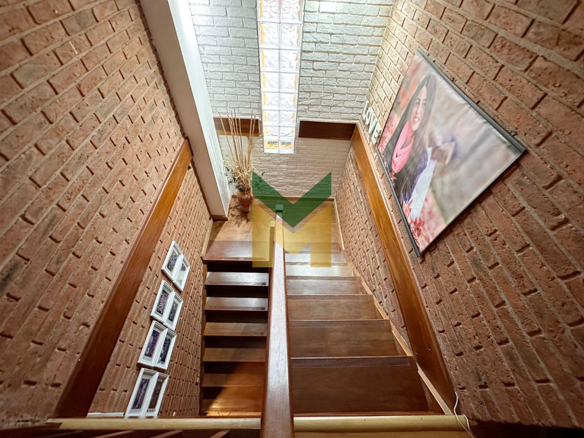 Casa ID.5877 - Casa en venta Playa Mansa - 4 dormitorios 