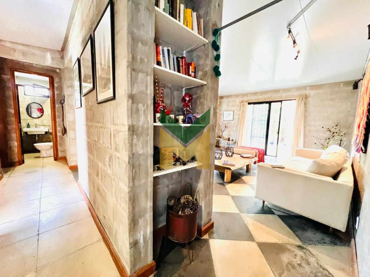 Casa ID.5415 - Casa En Venta, Parque Burnett.