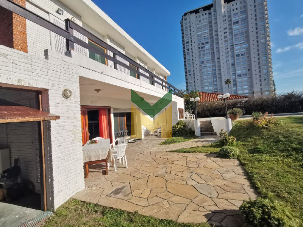 Casa ID.5910 - Casa en alquiler de verano - 4 dormitorios zona mansa a 1 cuadra del mar.