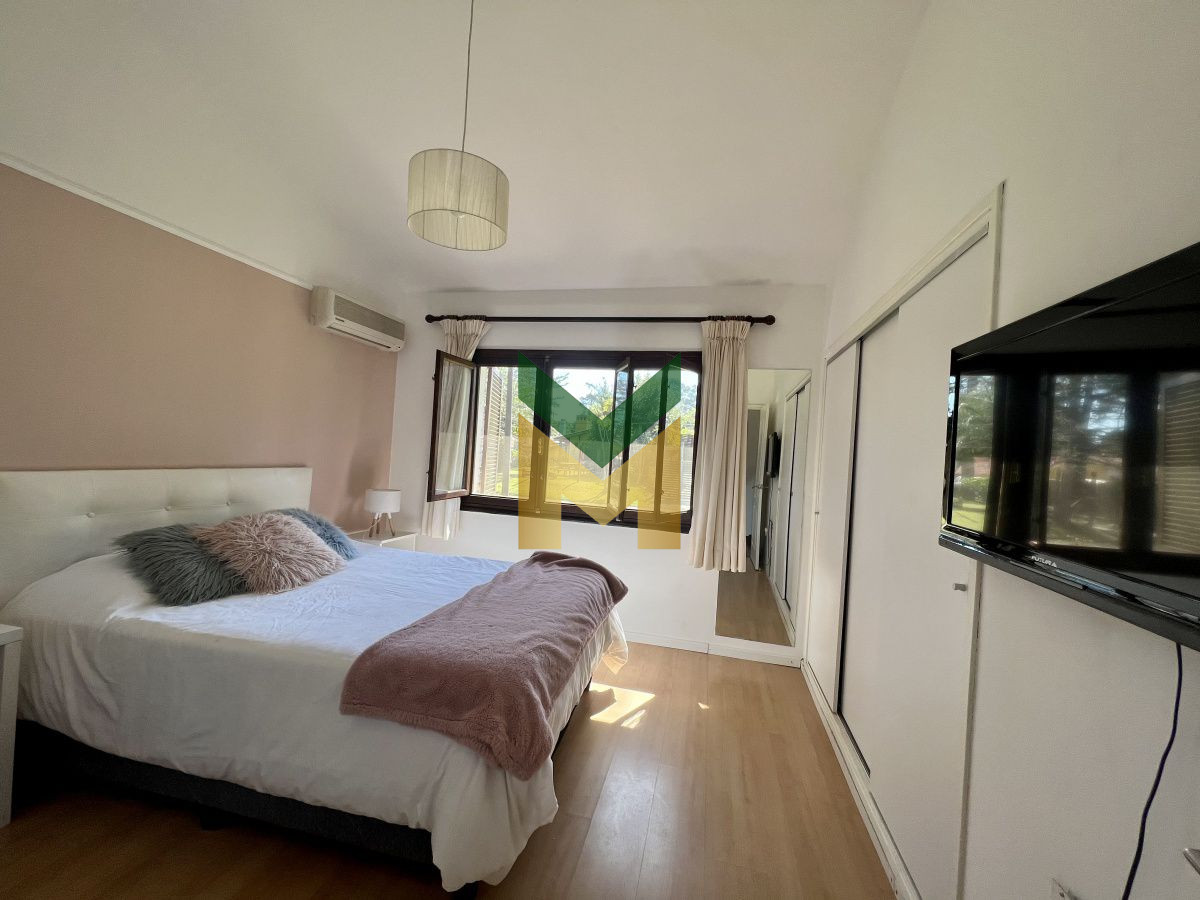 Casa ID.55 - Casa en alquiler anual 3 Dormitorios + Dependecia con baño.