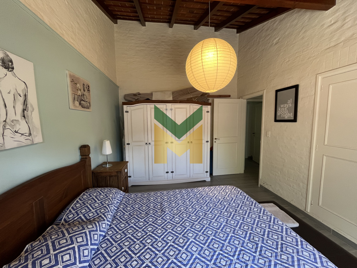 Casa ID.6961 - Casa de 4 dormitorios - Playa Mansa, Barbacoa, Piscina Climatizada.