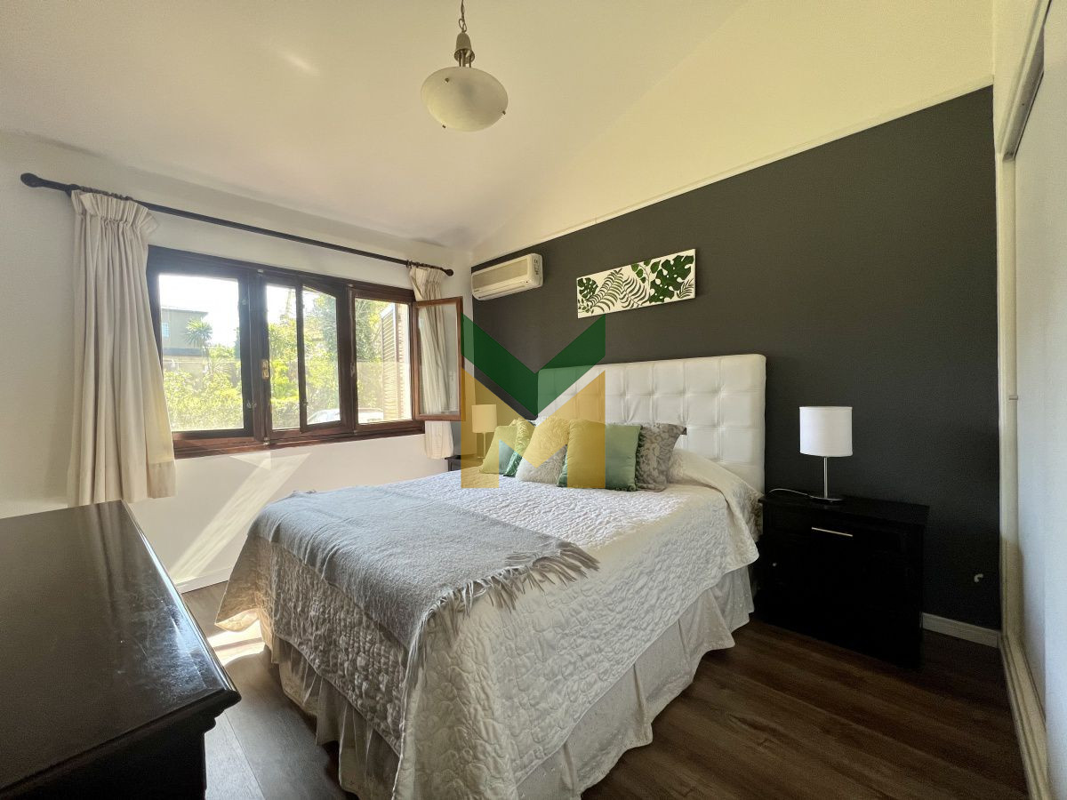 Casa ID.55 - Casa en alquiler anual 3 Dormitorios + Dependecia con baño.