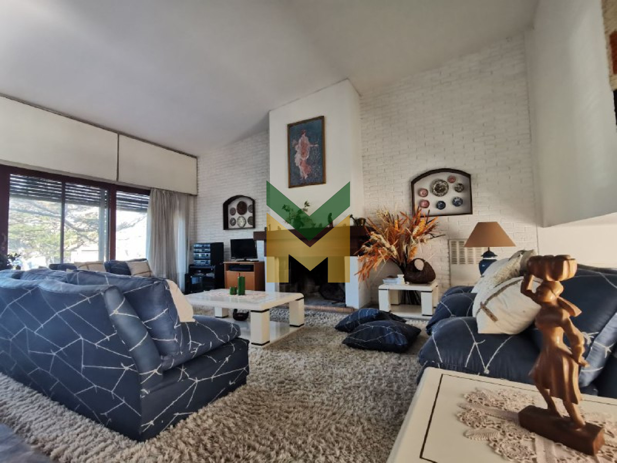Casa ID.5910 - Casa en alquiler de verano - 4 dormitorios zona mansa a 1 cuadra del mar.