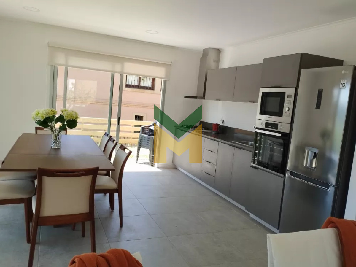 Casa ID.6091 - A tan solo 400 mts del mar! 3 dormitorios - Punta Ballena