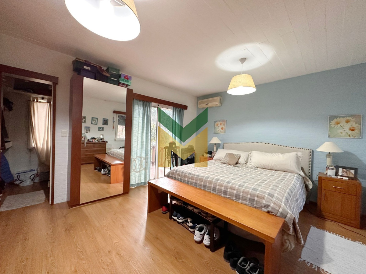 Casa ID.5877 - Casa en venta Playa Mansa - 4 dormitorios 